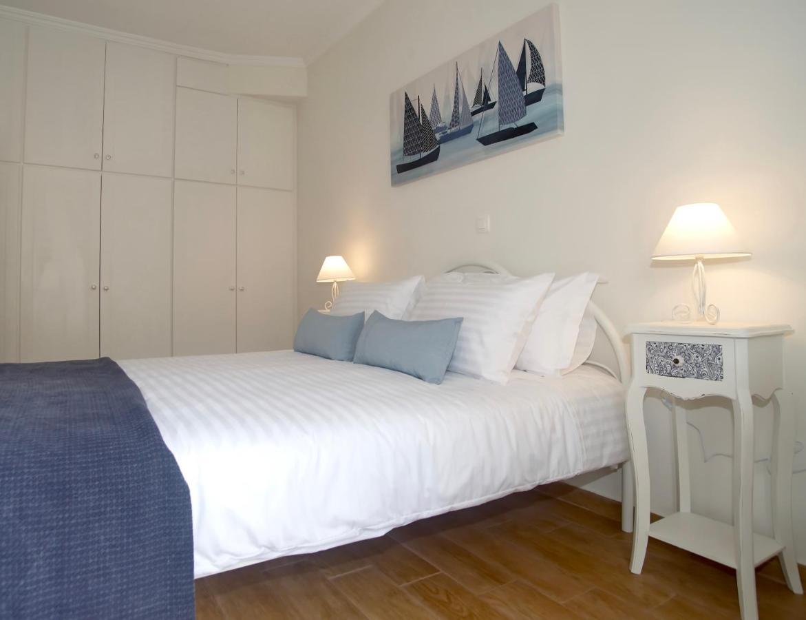 The Bluehouse - Spacious Top Floor Flat With Parking, By Mon Repos Beach Corfu  Eksteriør billede